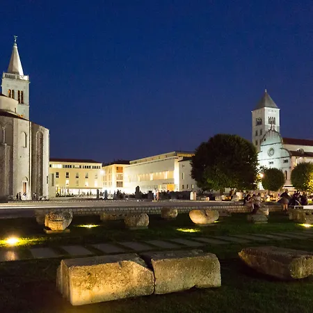 アパート Unique *