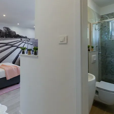 Unique Apartment *