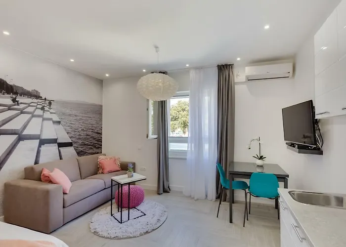 Unique Apartment *